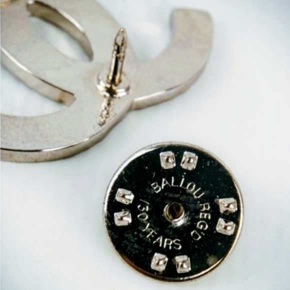 Chanel Interlocking CC Logo Brooch - Picture 5 of 6